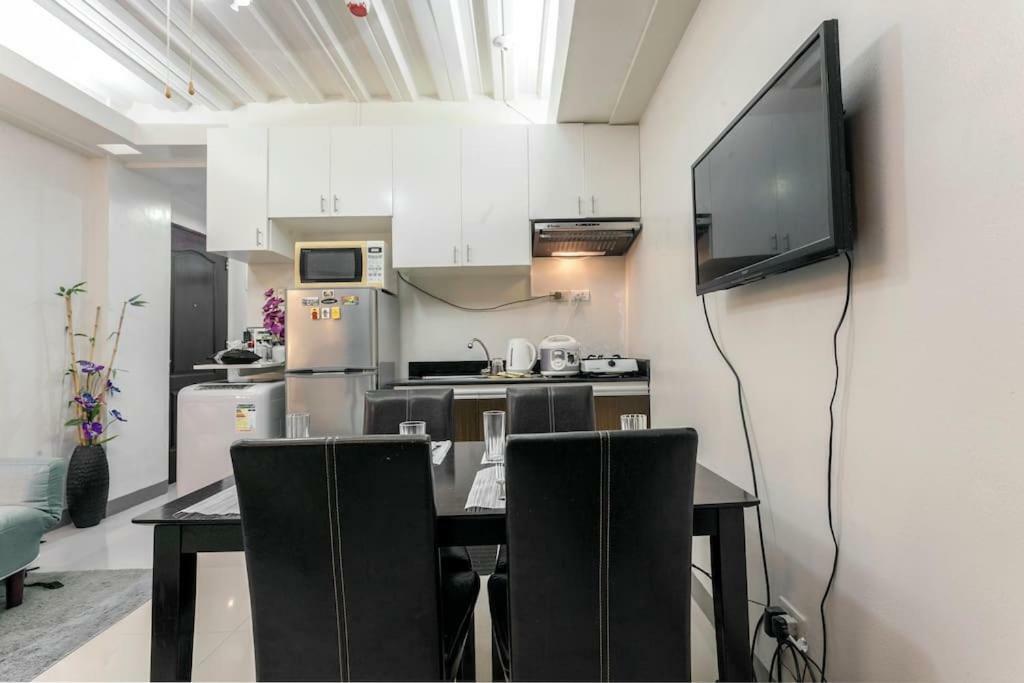 Jen'S Paranaque City Apartment Manila Exterior photo