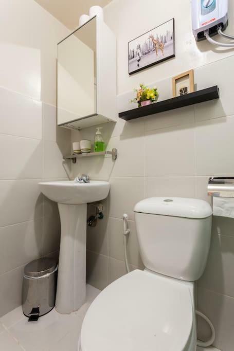 Jen'S Paranaque City Apartment Manila Exterior photo