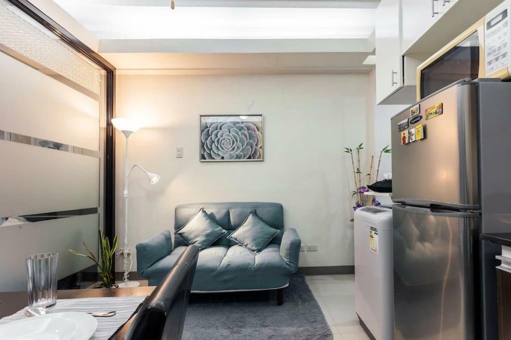 Jen'S Paranaque City Apartment Manila Exterior photo