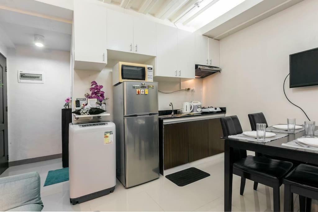 Jen'S Paranaque City Apartment Manila Exterior photo
